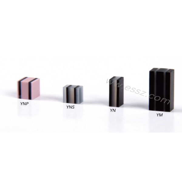 New-type conductive zebra strip